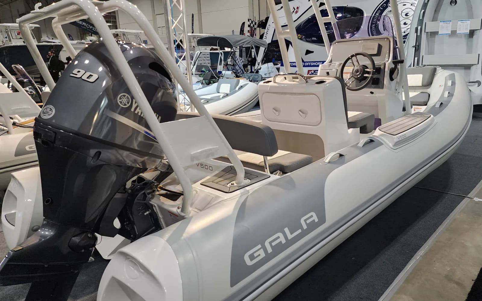 Gala Viking V500 stern and outboard view