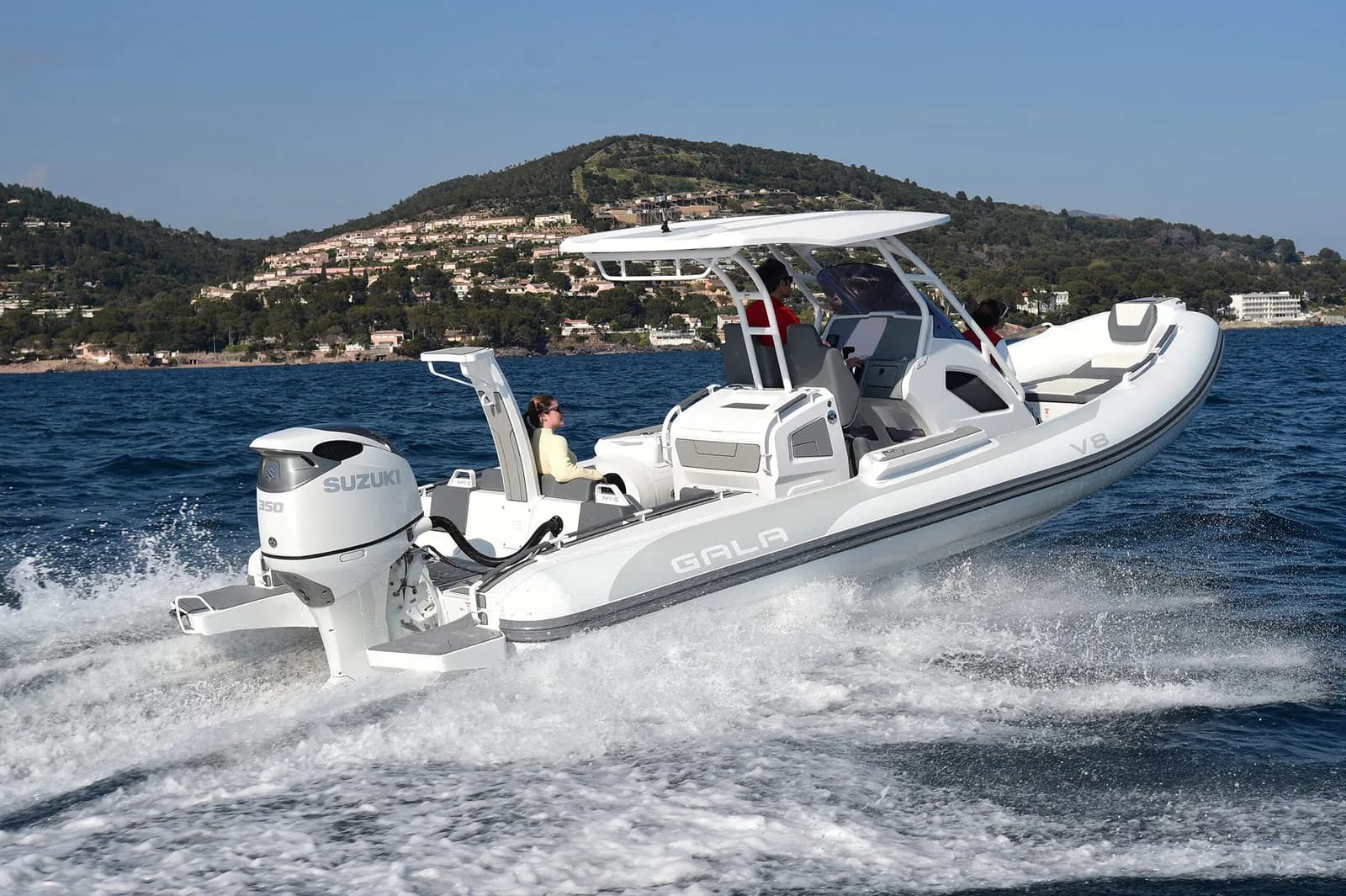 Gala Viking V8 underway from the rear quarter